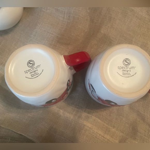 2 Christmas Farmhouse Mugs by Spectrum Designz pNWOT - Picture 5 of 5